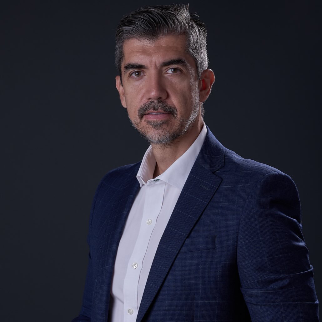Dr. Valter Ferro - Cirurgião-Dentista CRO 7678